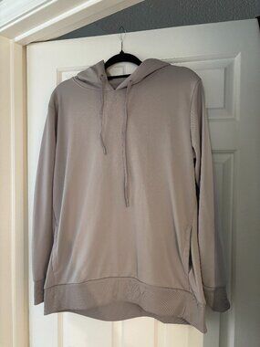 Mondetta Luxe Hoodie | Lilac Athleisure Pullover | Size Medium